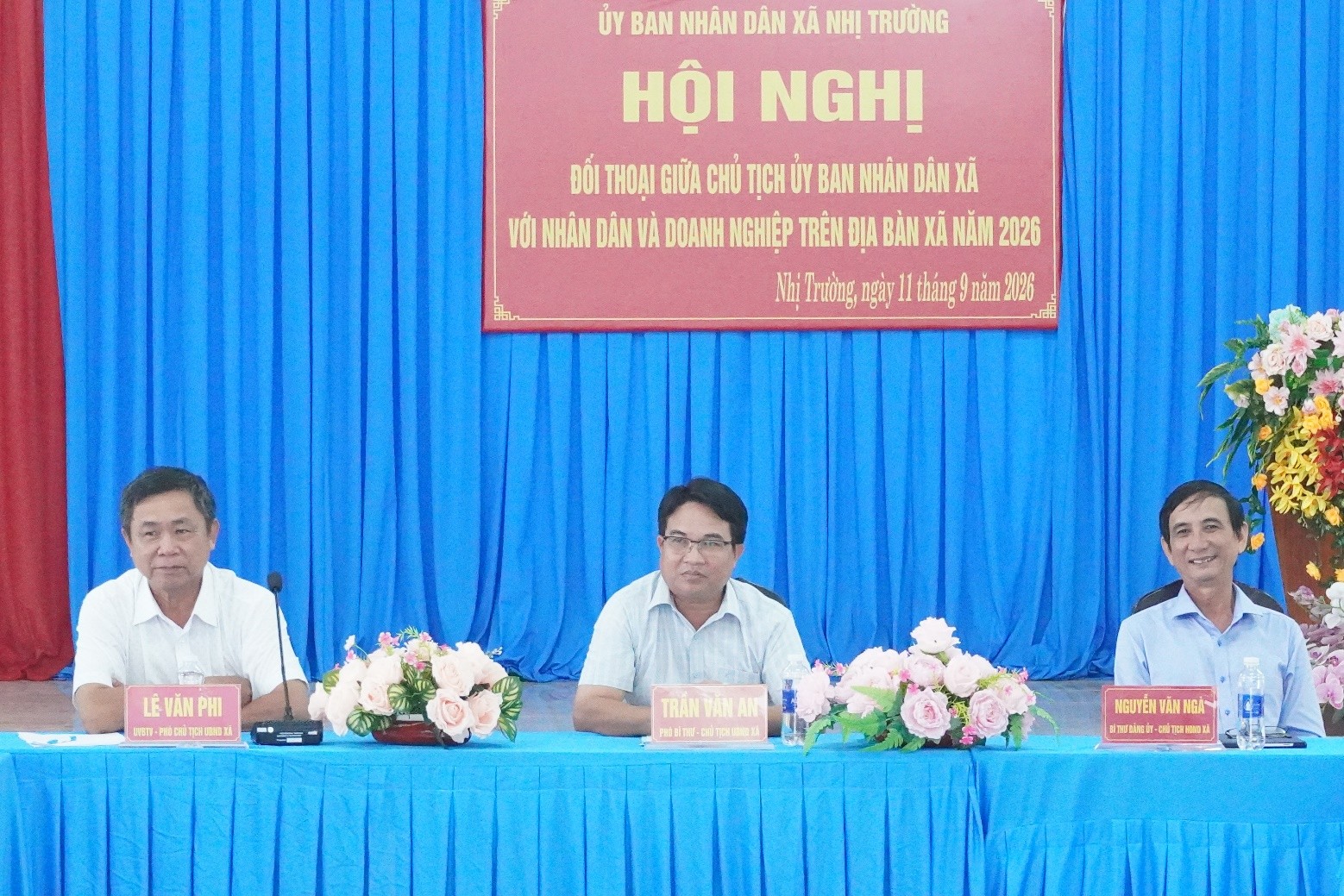 Nhị Trường Tổ chức Hội nghị đối thoại giữa Chủ tịch UBND xã với nhân dân và doanh nghiệp trên địa bàn xã