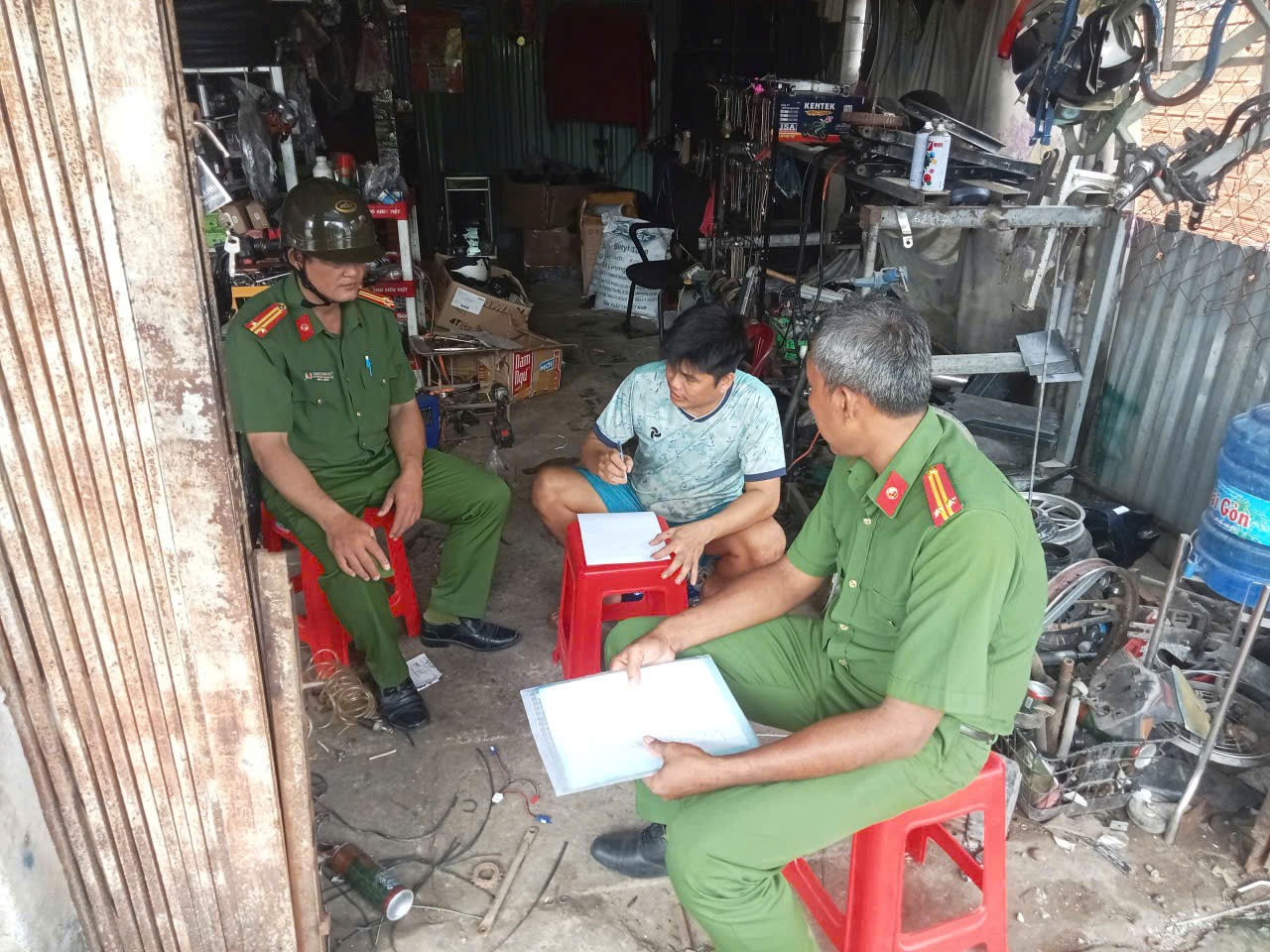 Tăng cường các giải pháp bảo đảm trật tự, an toàn giao thông trên địa bàn 
xã Nhị Trường
