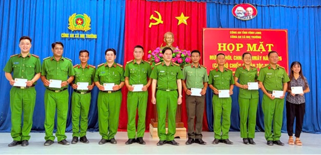 Công an xã Nhị Trường tổ chức họp mặt mừng Tết Chôl Chnăm Thmây năm 2026 đối với cán bộ, chiến sĩ dân tộc Khmer của đơn vị