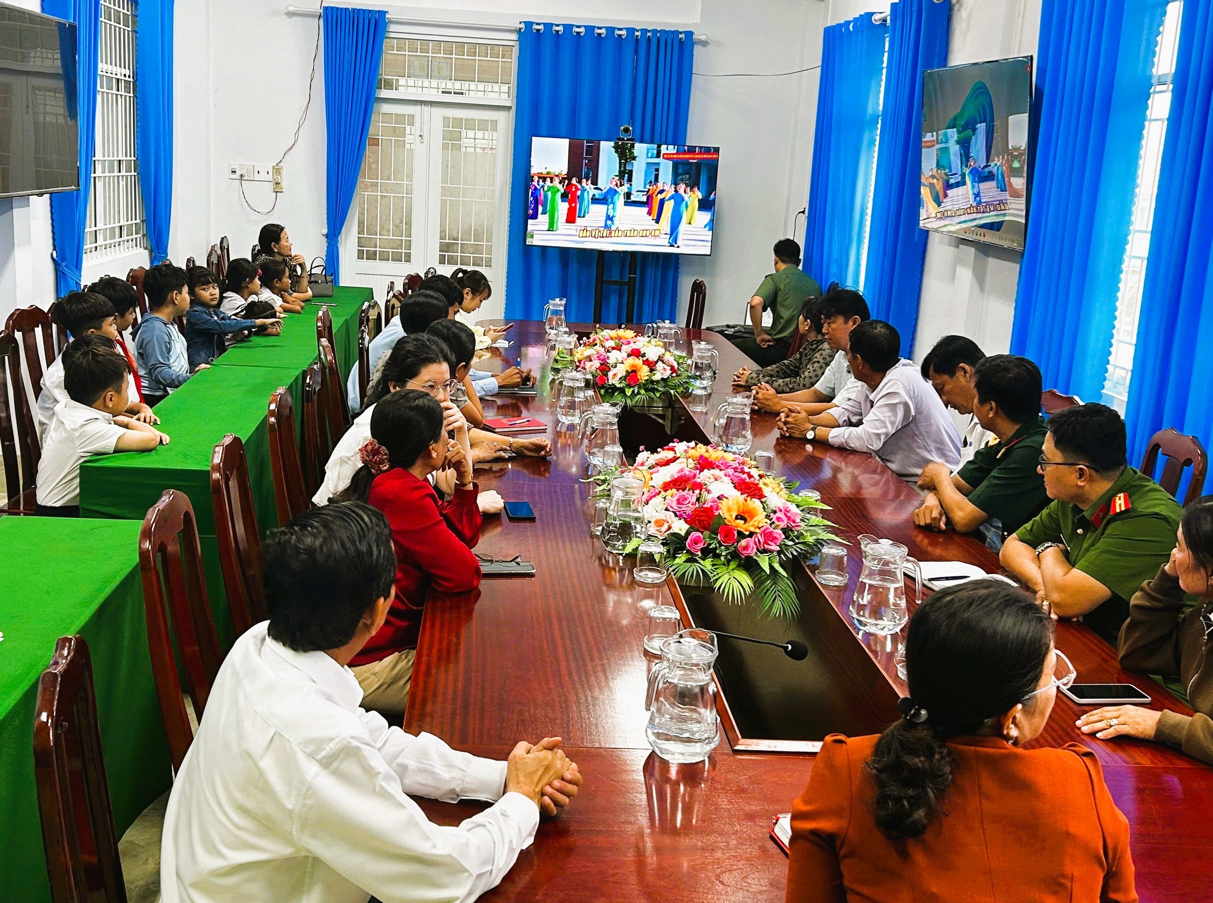 Xã Nhị Trường hưởng ứng Lễ phát động Chương trình “Bảo vệ và hỗ trợ trẻ em phát triển trên môi trường mạng giai đoạn 2026-2030” của Thủ tướng Chính phủ.